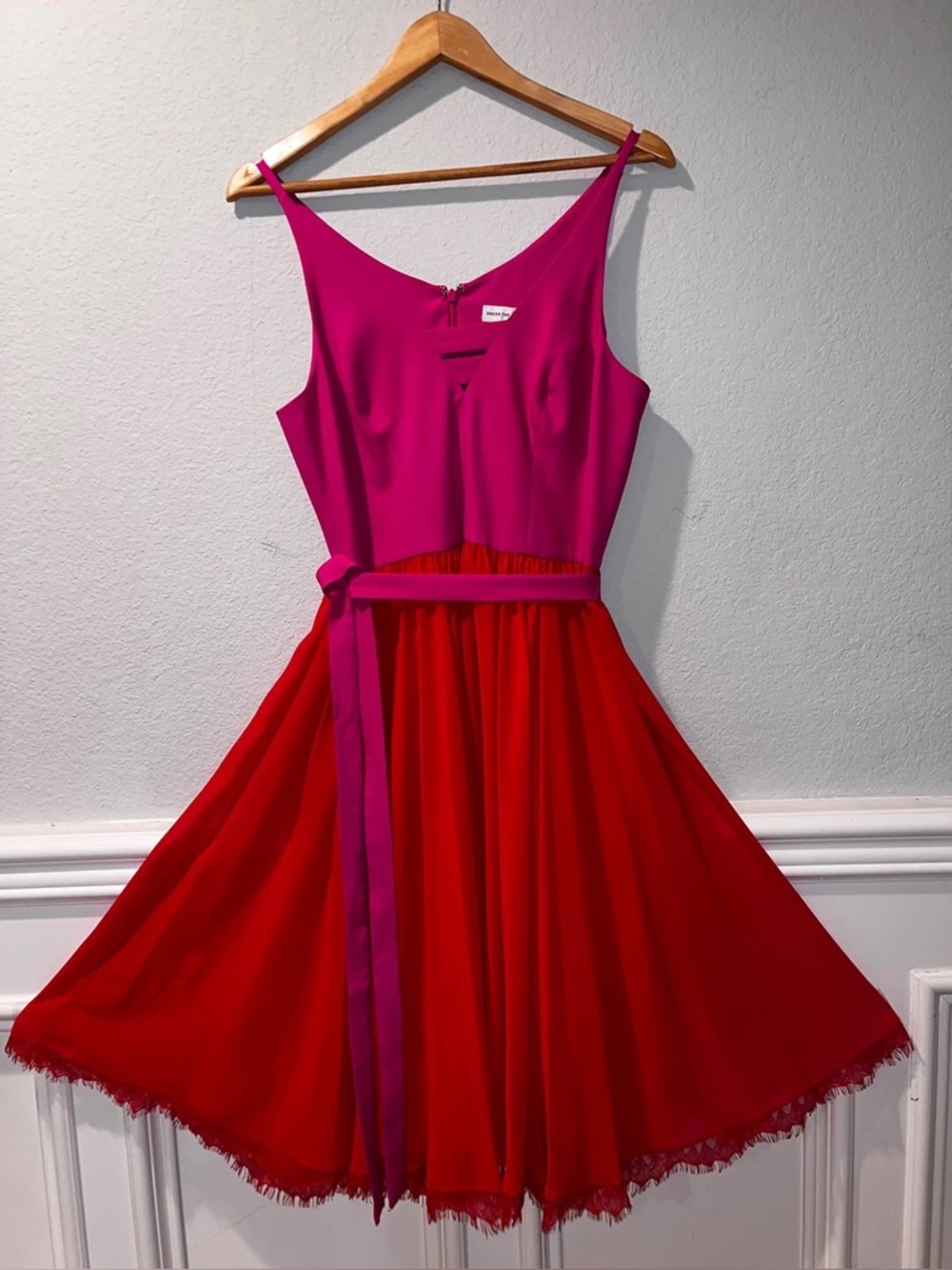 NWT Dress the Population V-neck Pink Red Color Blocked Cocktail Dress Small